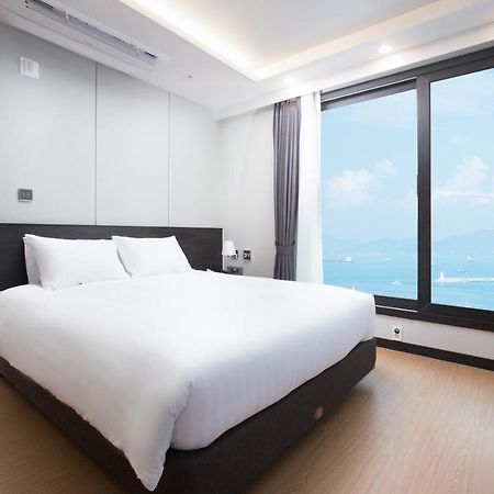 Utop Marina Hotel & Resort ヨス市 エクステリア 写真