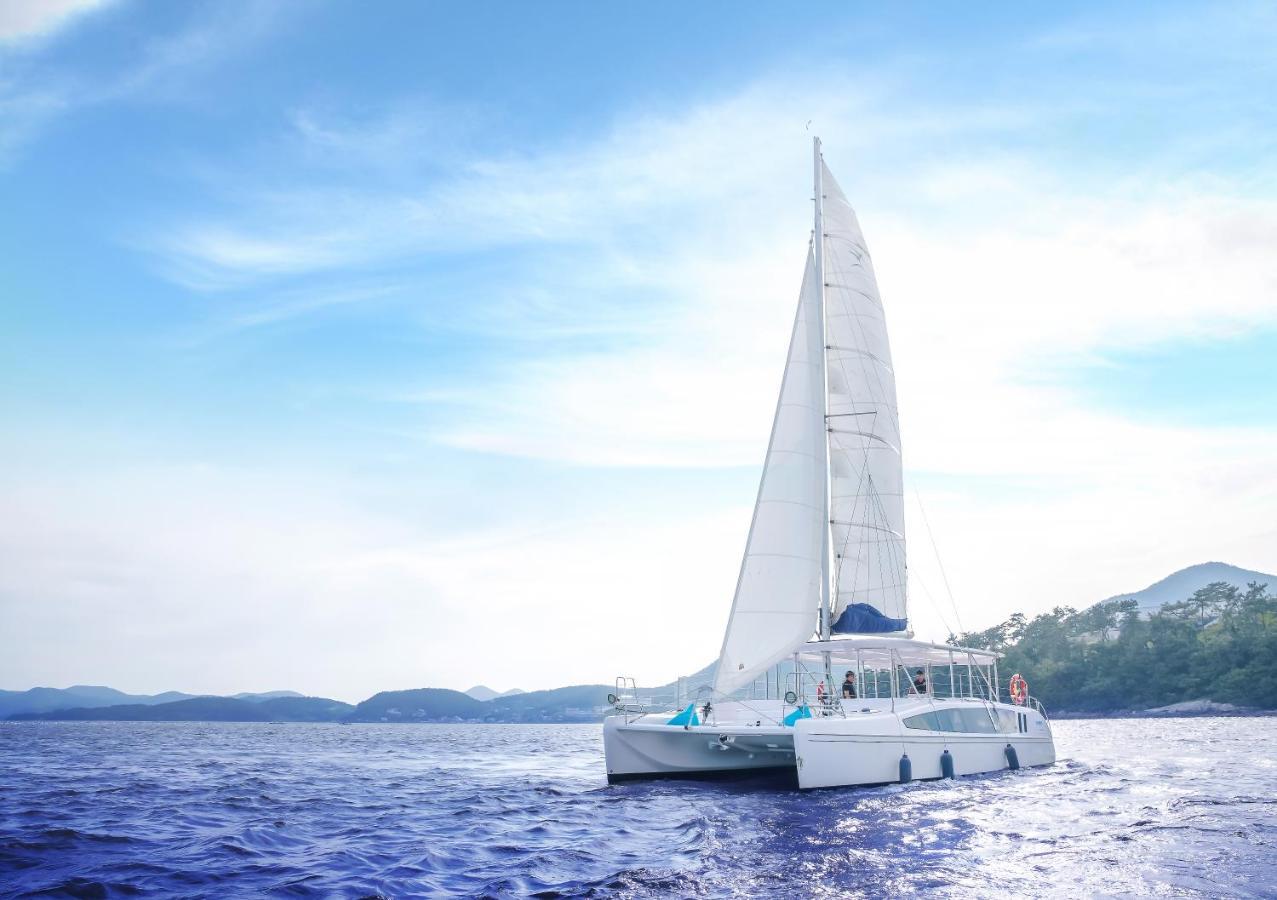 Utop Marina Hotel & Resort ヨス市 エクステリア 写真