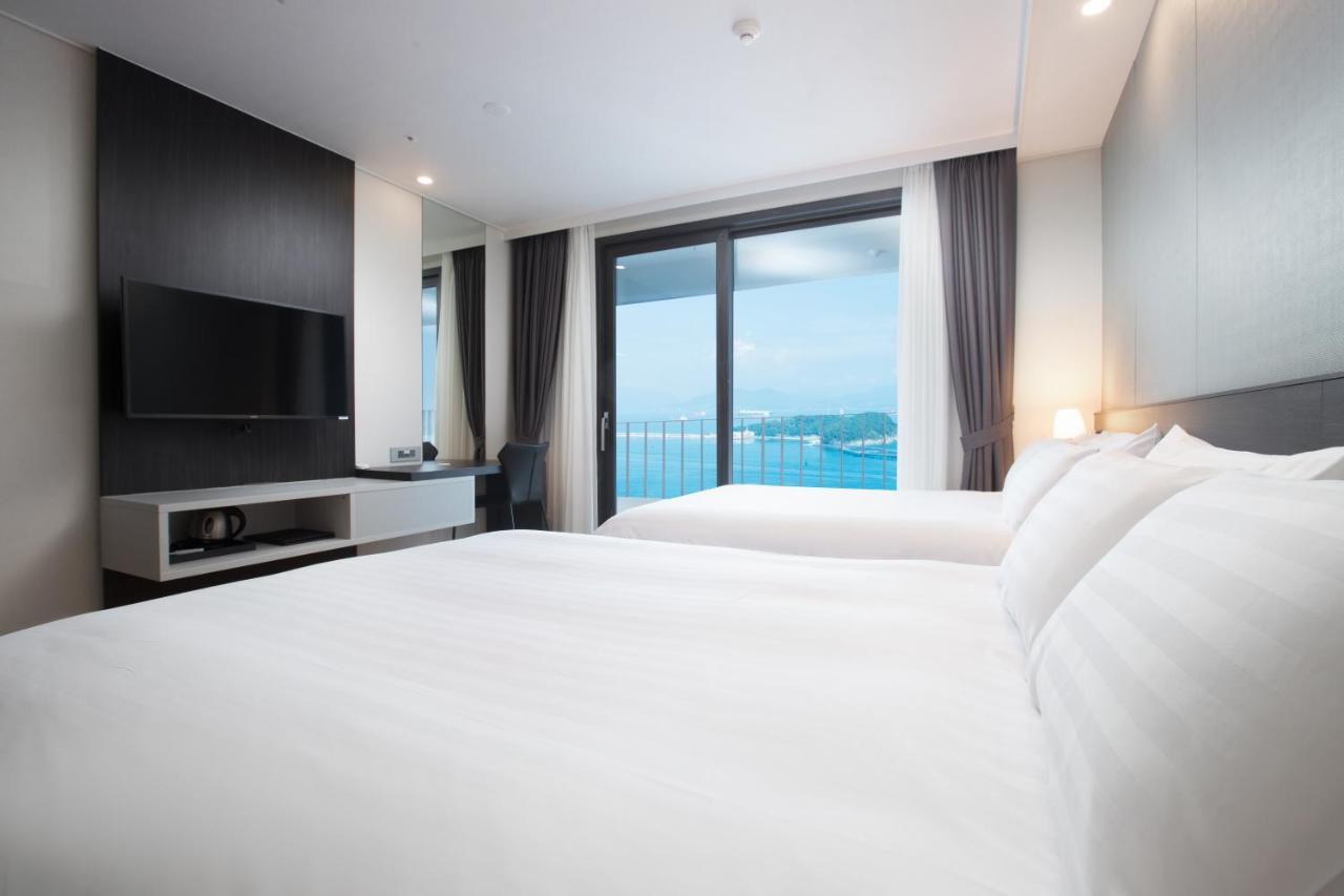 Utop Marina Hotel & Resort ヨス市 エクステリア 写真