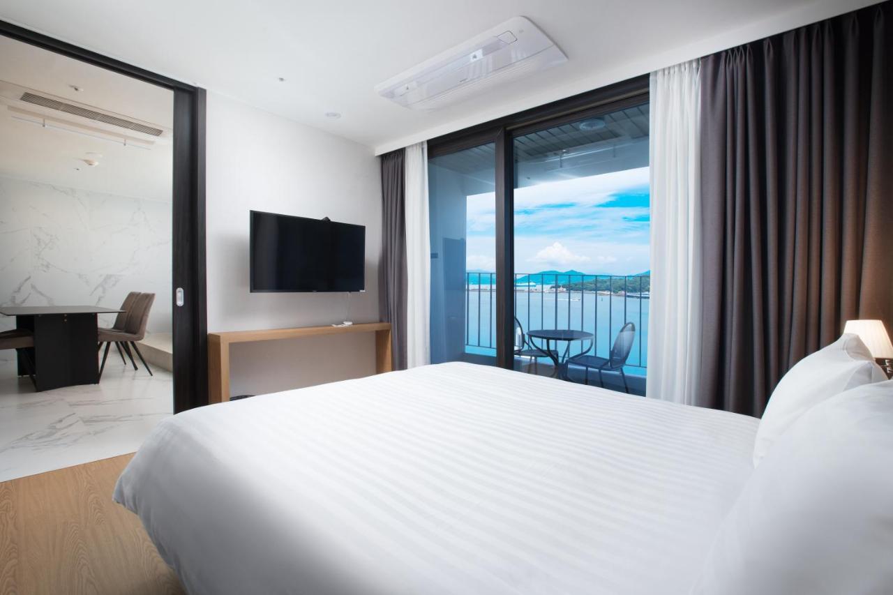 Utop Marina Hotel & Resort ヨス市 エクステリア 写真