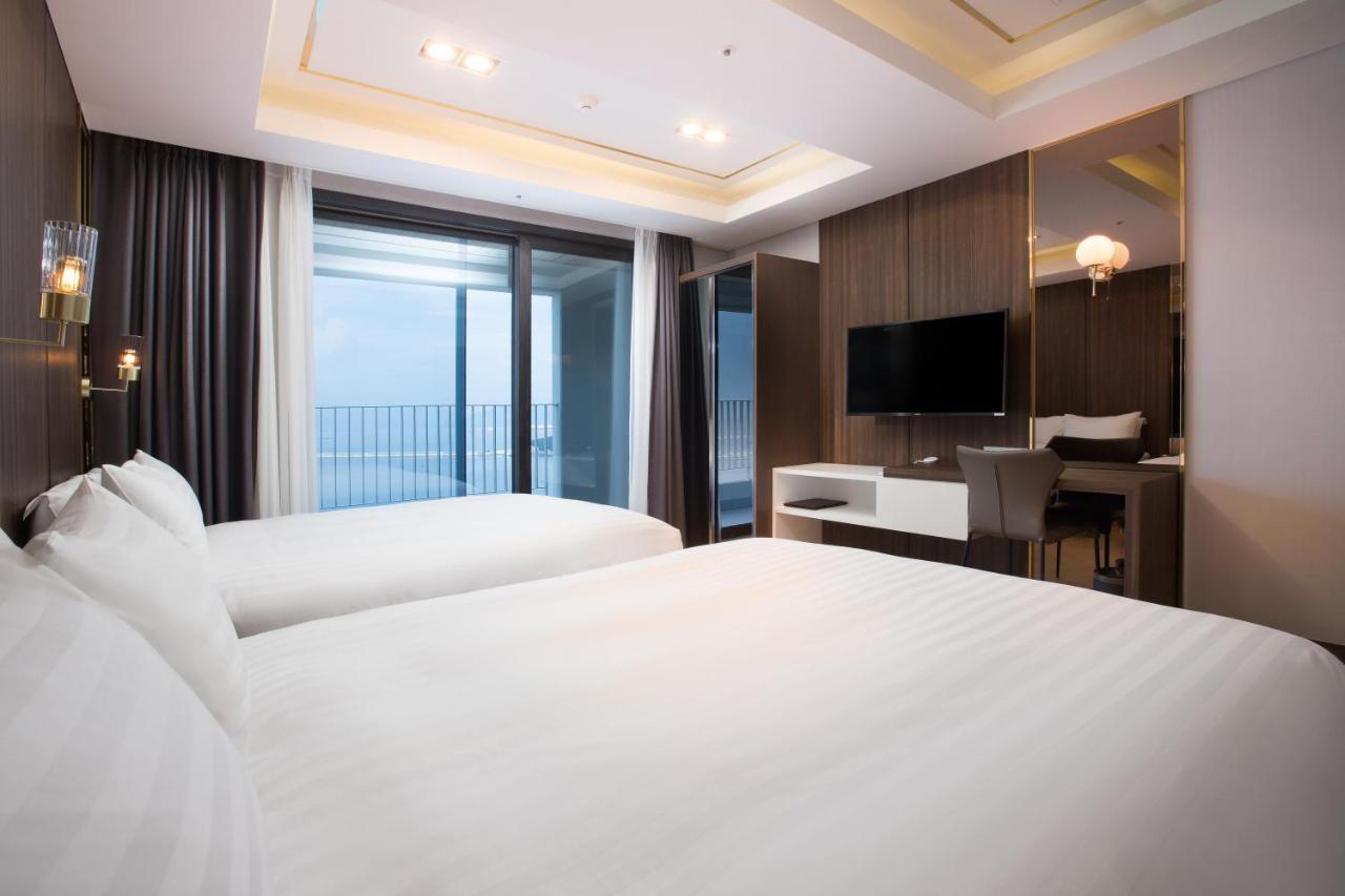 Utop Marina Hotel & Resort ヨス市 エクステリア 写真