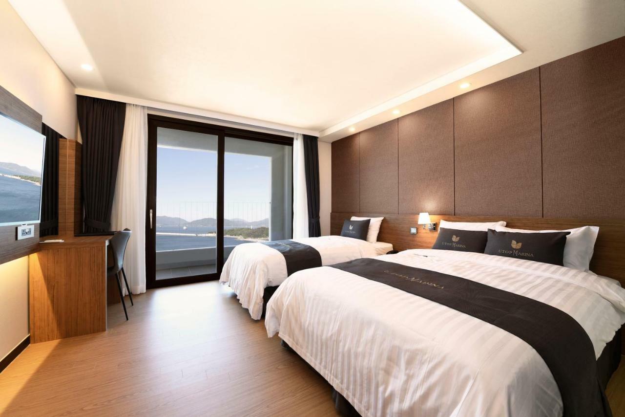 Utop Marina Hotel & Resort ヨス市 エクステリア 写真